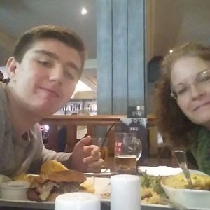 Meet your Posher, Lois